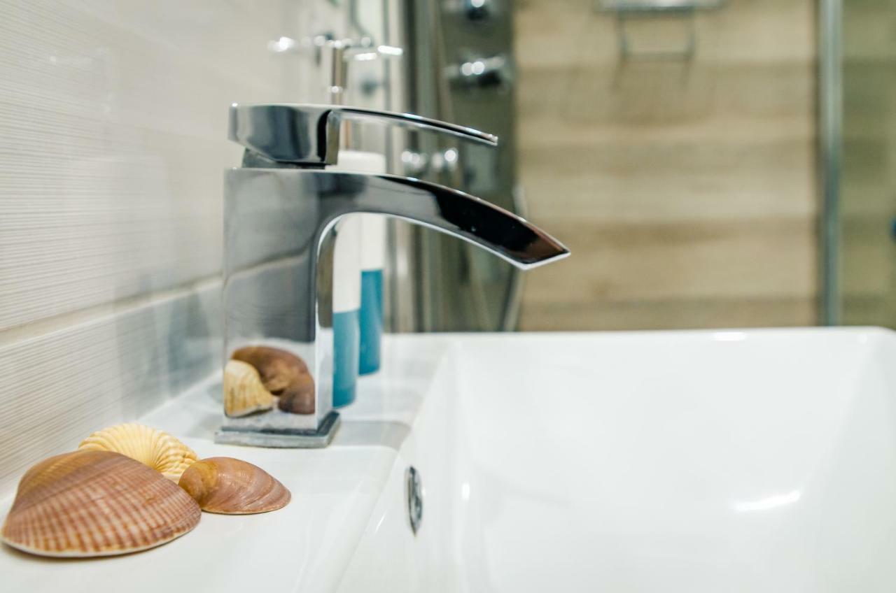 Apartament Blekitno Na Bialym Wladyslawowo Luaran gambar